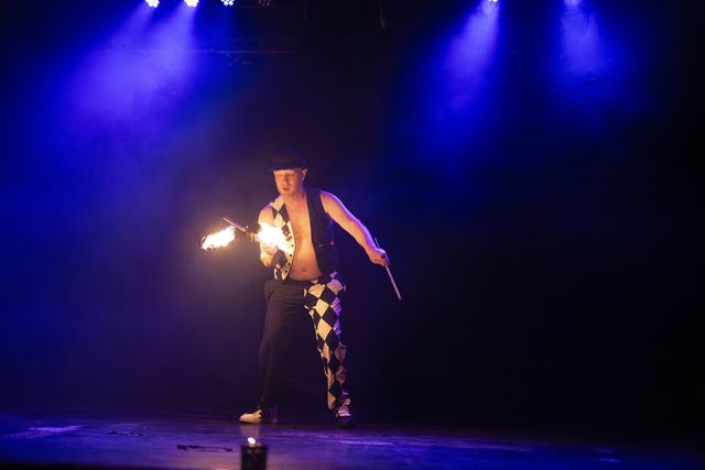 Mouse, fire performance at Dante's Sinferno — frame 28